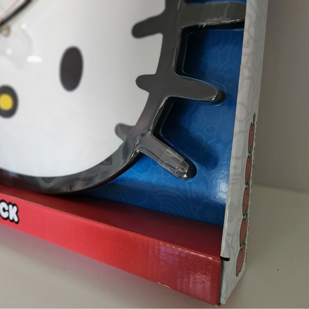 Hello kitty clock - Picture 4 of 6